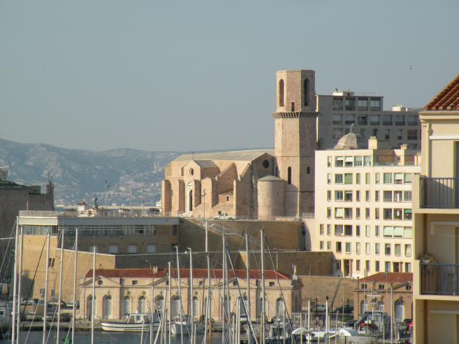  Eglise et immeubles